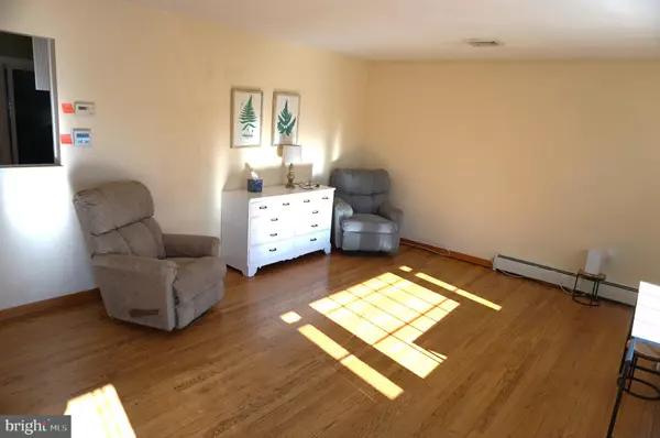 Hamilton, NJ 08690,704 DANIELS AVE