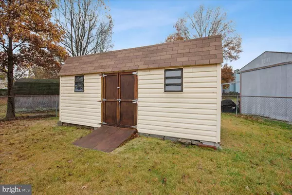 Clinton, MD 20735,7600 RED FOX CT