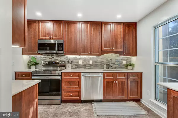 Burke, VA 22015,5950 POWELLS LANDING RD