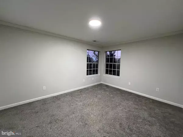 Glen Burnie, MD 21060,6607 RAPID WATER WAY #302