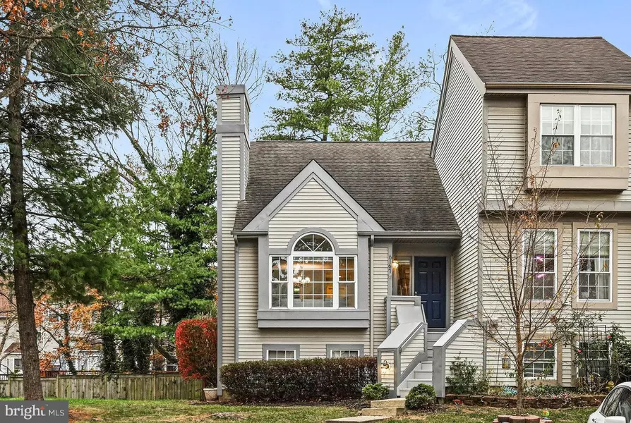 6167 STONEPATH CIR, Centreville, VA 20120