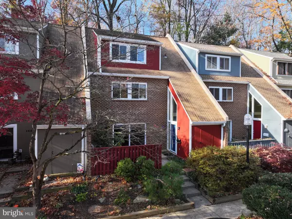 Reston, VA 20190,1432 GREENMONT CT