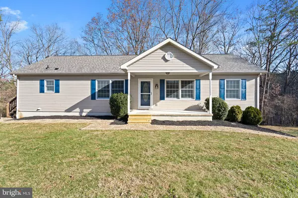 283 DAWSON FARM LN, Berkeley Springs, WV 25411