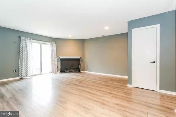 Hightstown, NJ 08520,94 TEAL CT