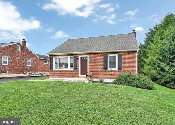 127 CHURCH ST, Seven Valleys, PA 17360