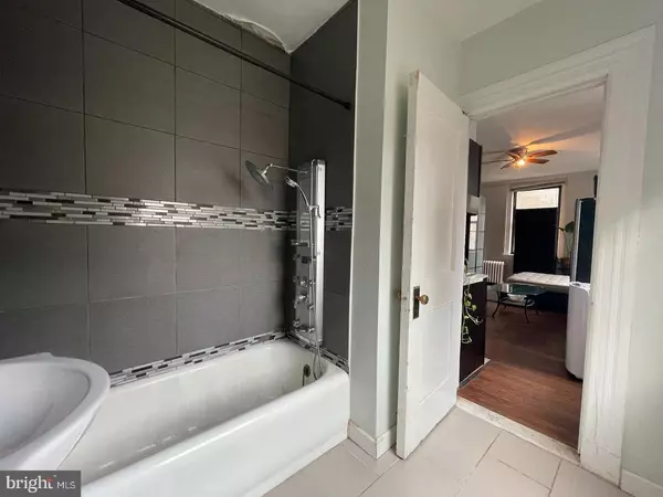 Philadelphia, PA 19107,1324 LOCUST ST #727