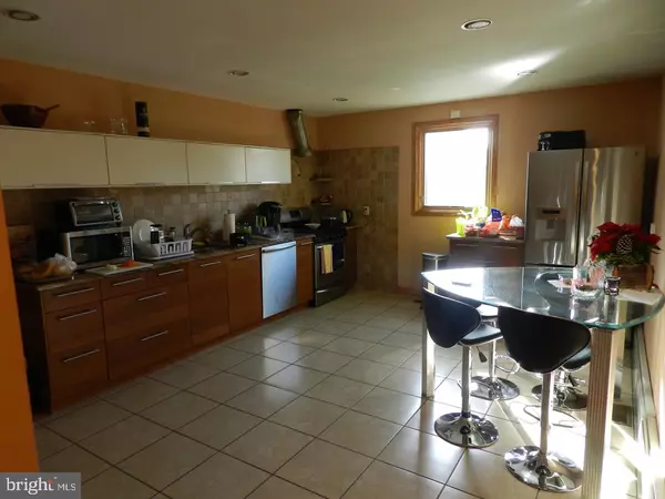 Trenton, NJ 08638,1040 INDIANA