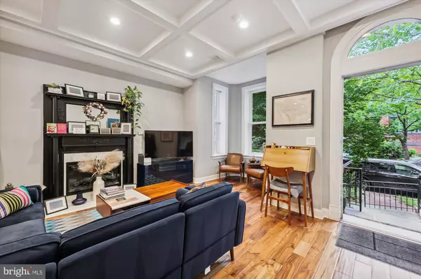 Washington, DC 20001,141 T ST NW