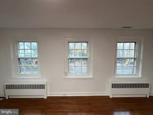 Moorestown, NJ 08057,36 MAIN STREET E #B