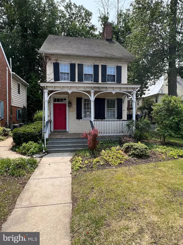 36 MAIN STREET E #B, Moorestown, NJ 08057