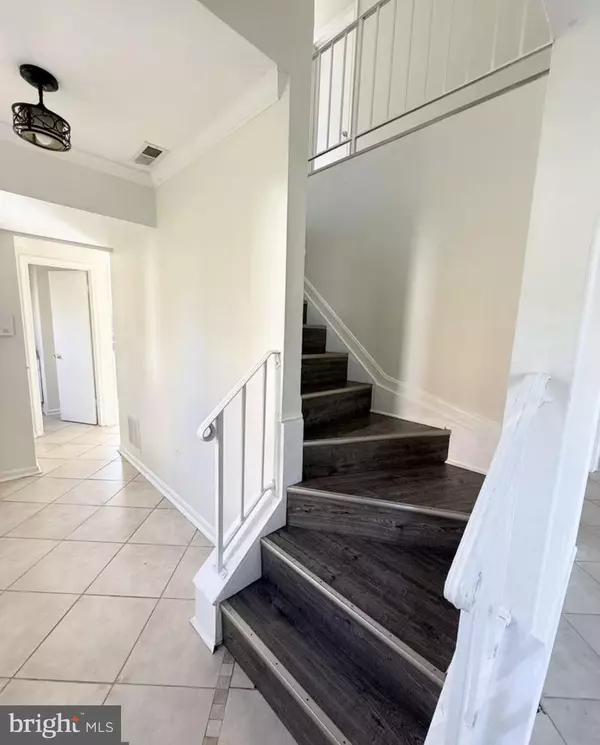 Woodbridge, VA 22193,2856 BOWES LN