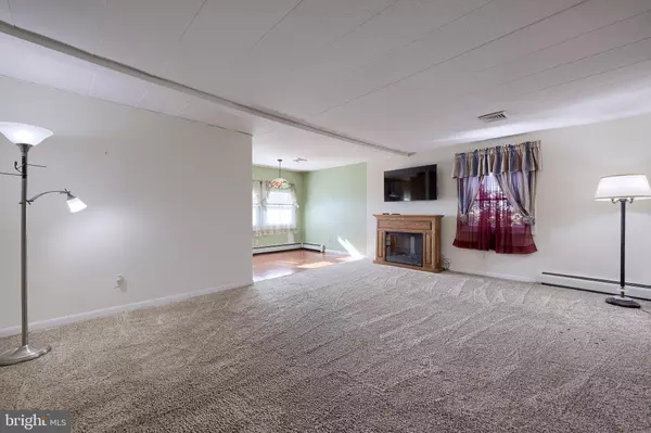 Annville, PA 17003,104 HORSESHOE DR