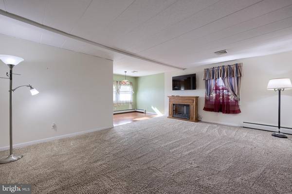 Annville, PA 17003,104 HORSESHOE DR