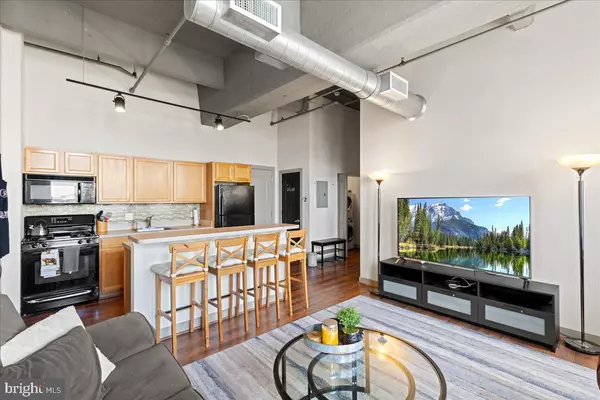 Philadelphia, PA 19123,511-19 N BROAD ST #806