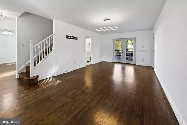 Cherry Hill, NJ 08002,24 MAPLE AVE