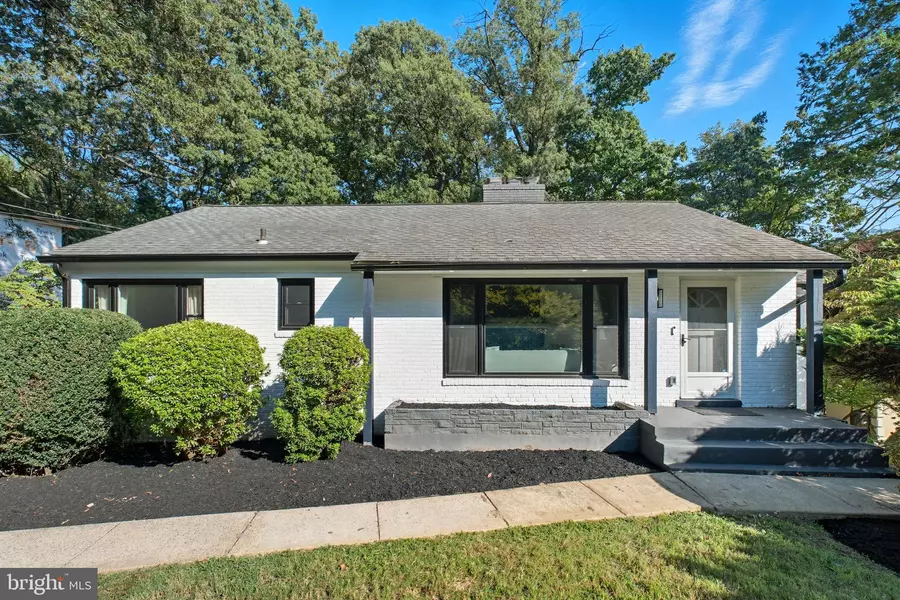 2539 GALLOWS RD, Dunn Loring, VA 22027