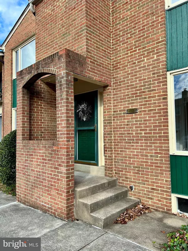 Alexandria, VA 22311,2699 CENTENNIAL CT