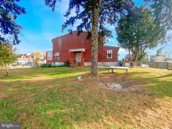 Philadelphia, PA 19120,216-20 E SOMERVILLE AVE