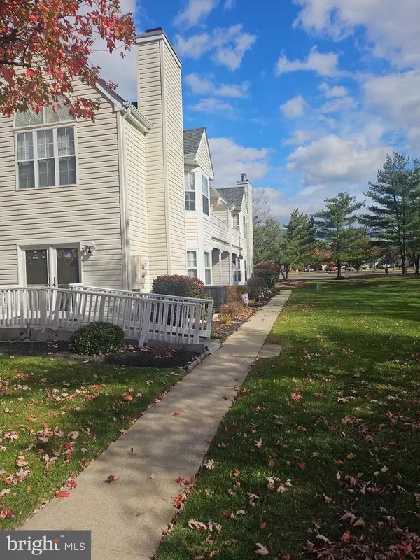 Burlington, NJ 08016,208 WHISPER CT