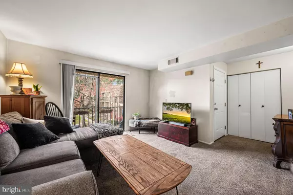 Wallingford, PA 19086,338-B SAYBROOK LN