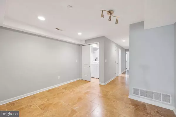 Philadelphia, PA 19121,1919 N UBER ST