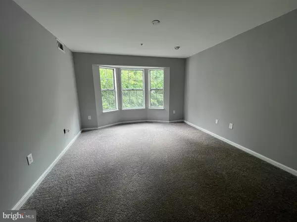 Oxon Hill, MD 20745,2071 ALICE AVE #2071-304