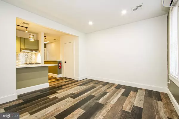 Camden, NJ 08102,336 POINT ST