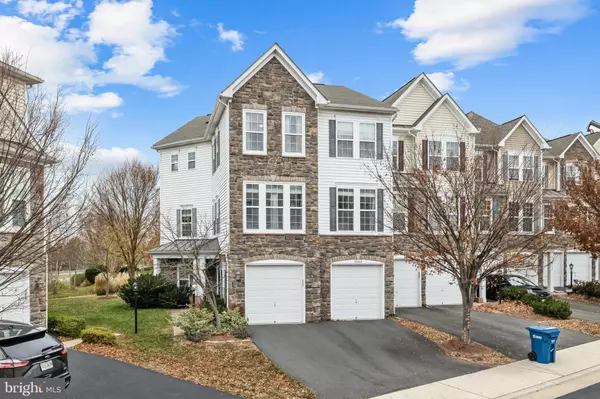 Brambleton, VA 20148,42462 GREAT HERON SQ