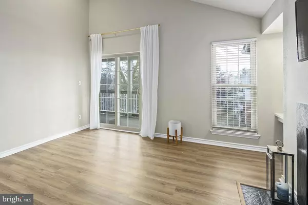 Fairfax, VA 22033,12157 PENDERVIEW TER #838