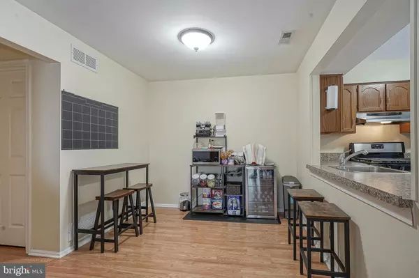 Mount Laurel, NJ 08054,3004-B HEATHERSTONE CT