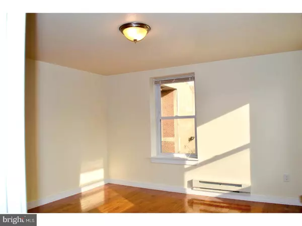 Philadelphia, PA 19147,415 S BROAD ST #3R