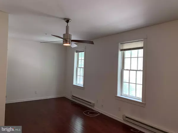 Philadelphia, PA 19107,1300 SPRUCE ST #2F