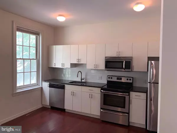 Philadelphia, PA 19107,1300 SPRUCE ST #2F