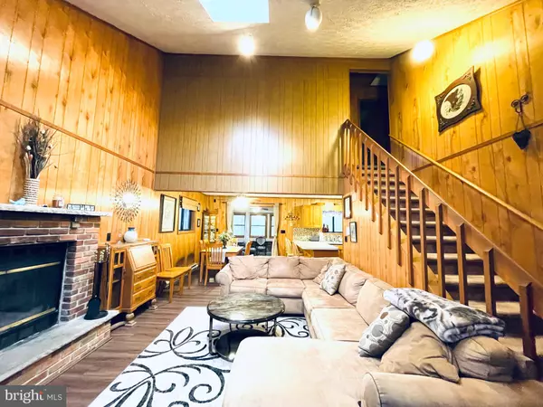 Gouldsboro, PA 18424,19 LIVINGSTON LN