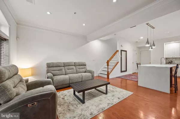 589 ODENDHAL AVE #589, Gaithersburg, MD 20877