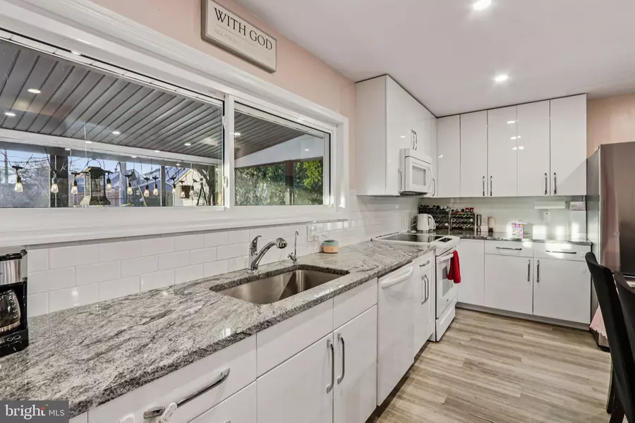 47 PLUMBRIDGE DR, Levittown, PA 19056