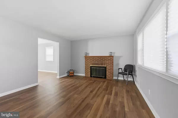 Hyattsville, MD 20783,909 LINWOOD ST