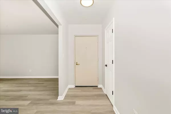 Gaithersburg, MD 20878,828 QUINCE ORCHARD BLVD #828-20