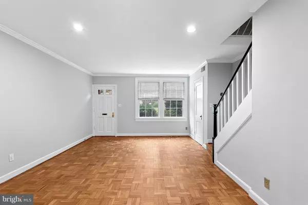 Arlington, VA 22204,1400 S BARTON ST #425