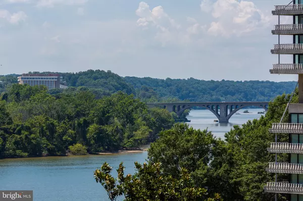 Washington, DC 20037,2500 VIRGINIA AVE NW #714/715