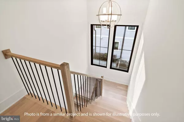 Arlington, VA 22205,2322 N NOTTINGHAM ST