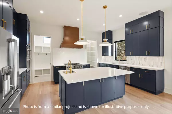 Arlington, VA 22205,2322 N NOTTINGHAM ST