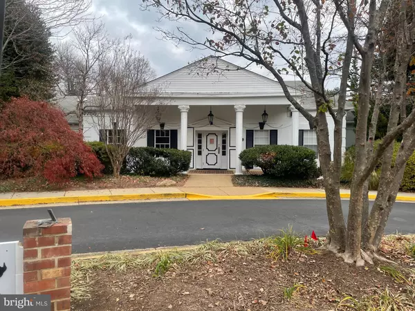 Mclean, VA 22102,7640 PROVINCIAL DR #204