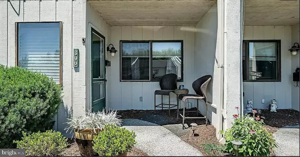 West Chester, PA 19382,306 SUMMIT HOUSE #306