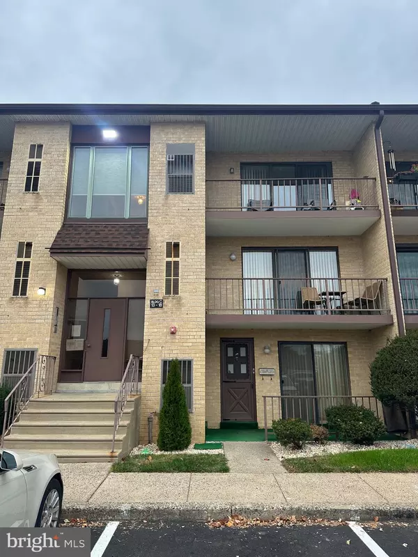 Philadelphia, PA 19115,9906-00 BUSTLETON AVE #C13