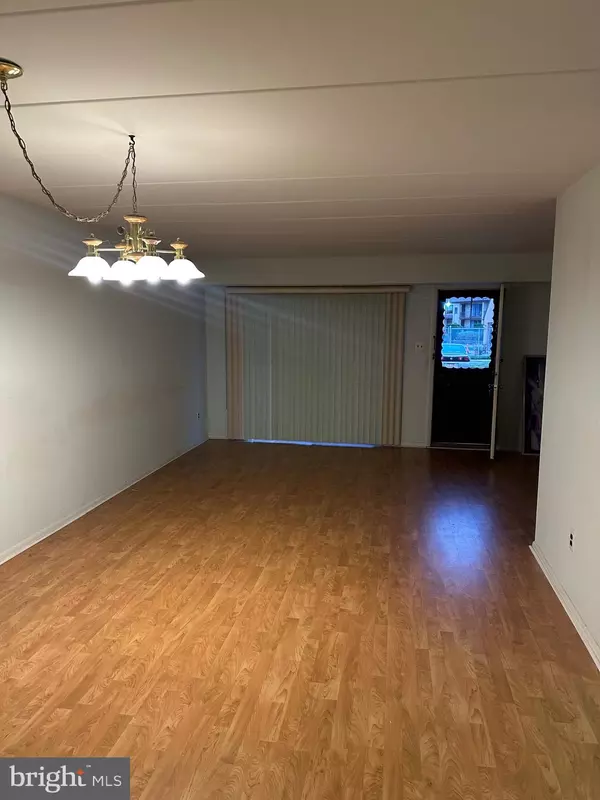 Philadelphia, PA 19115,9906-00 BUSTLETON AVE #C13