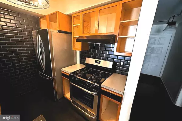 Williamstown, NJ 08094,1003 BAYWOOD DR