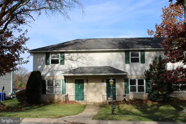 141 OAK MANOR DR, York, PA 17402