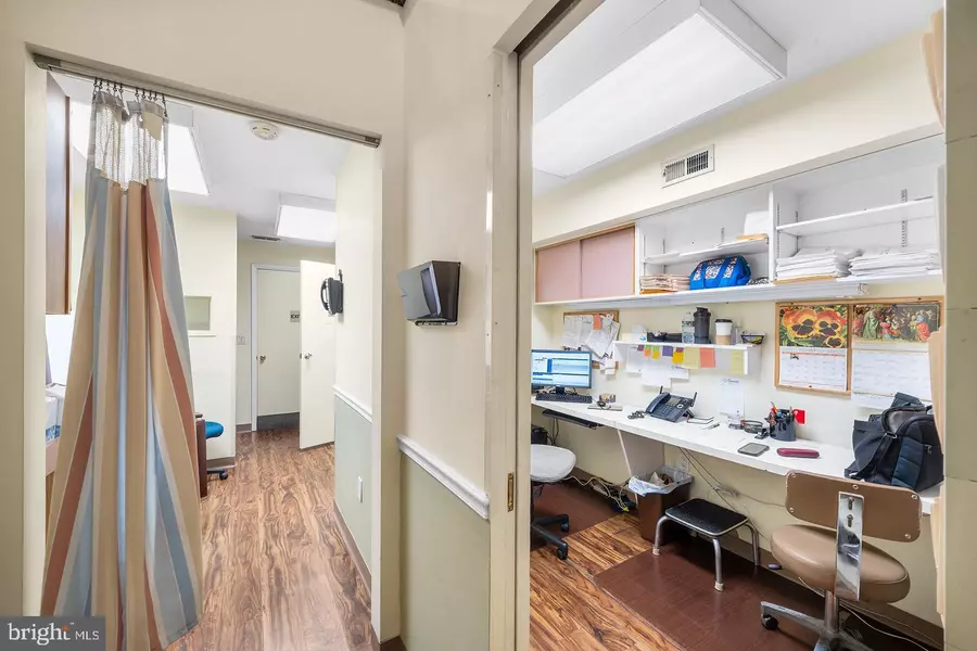 2428 S BROAD ST, Philadelphia, PA 19145