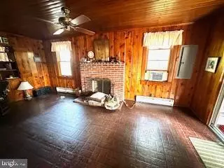 Fenwick Island, DE 19944,3 E KING ST